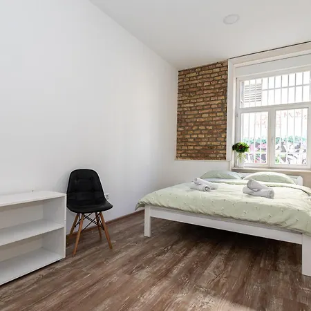 Spacious & Minimalistic In Downtown