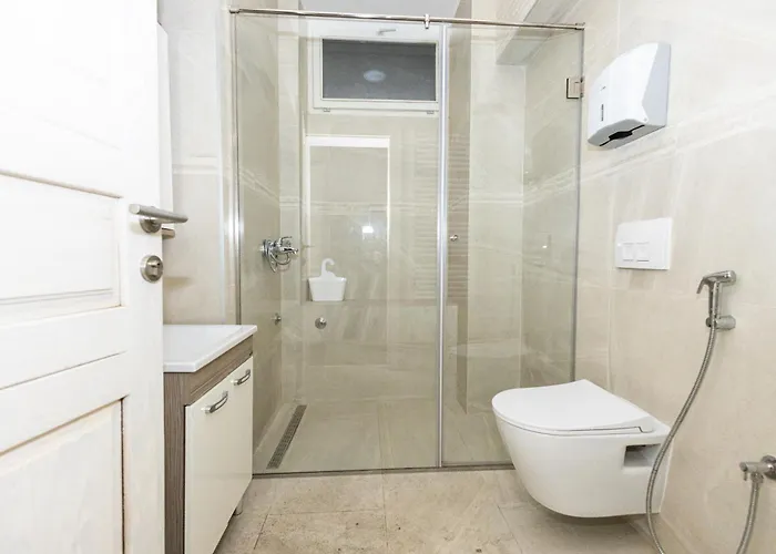 Spacious & Minimalistic In Downtown 塞拉耶佛