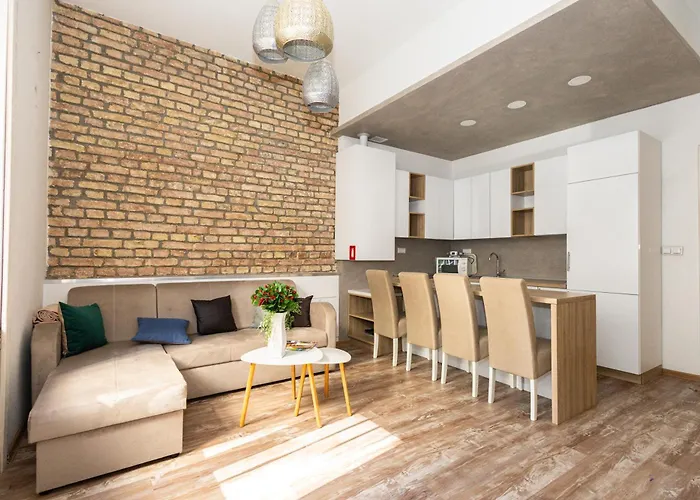 Spacious & Minimalistic In Downtown * סראייבו