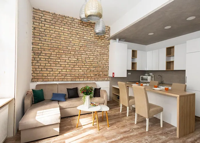 Spacious & Minimalistic In Downtown