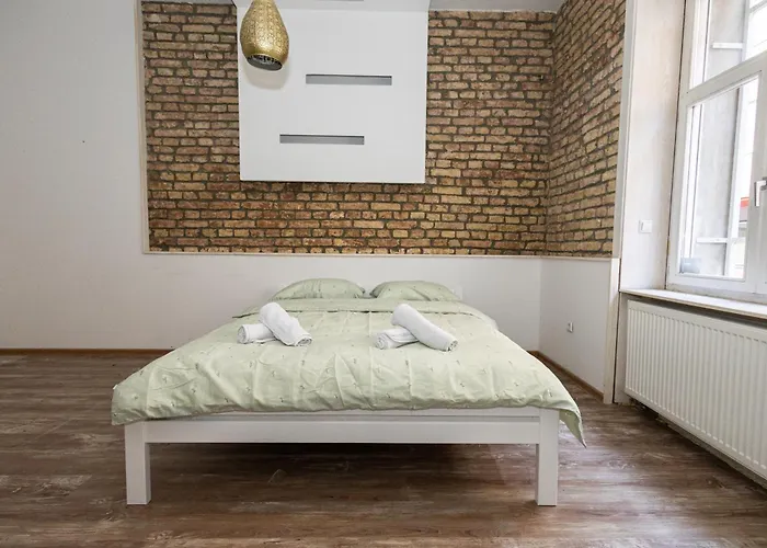 Spacious & Minimalistic In Downtown Lejlighed