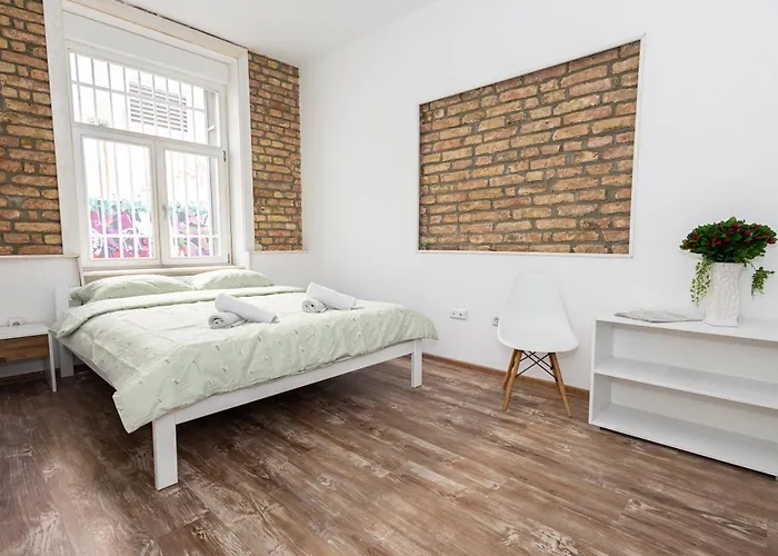 דירה Spacious & Minimalistic In Downtown *